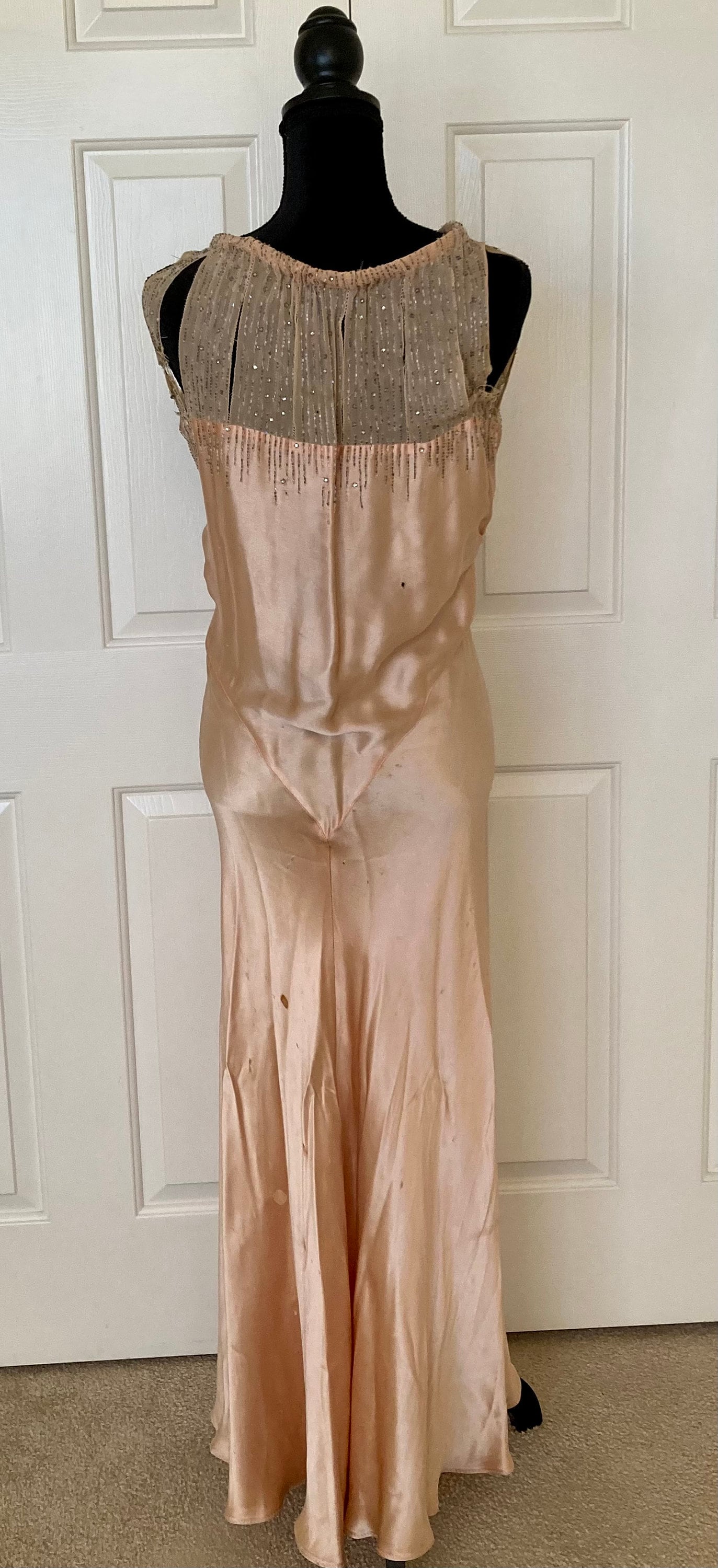 Svelte vintage 20 s liquid satin pink gown