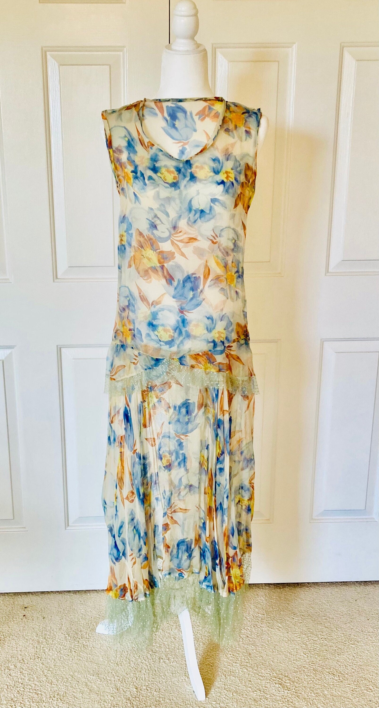 Ooh La La vintage 30s feminine floral tea gown