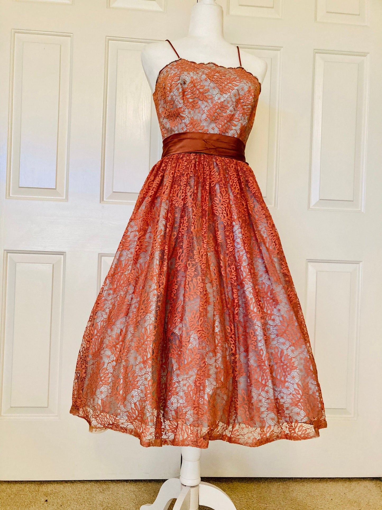 Flirty 50s Vintage Apricot circle dress