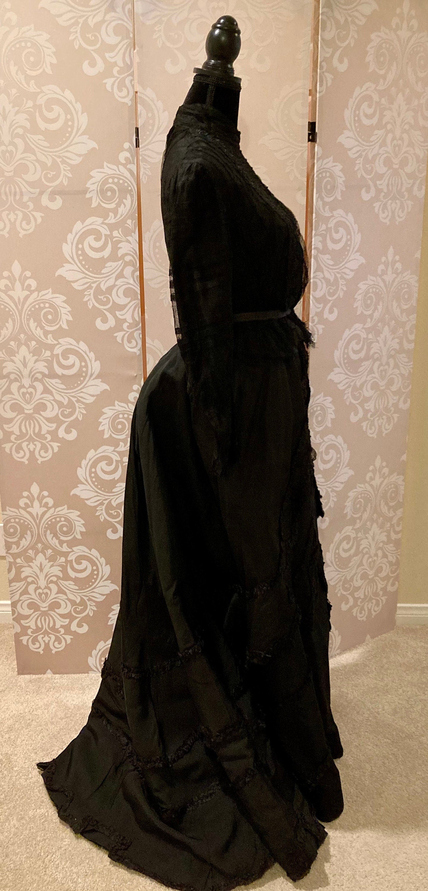 Spectacular antique Victorian mourning dress