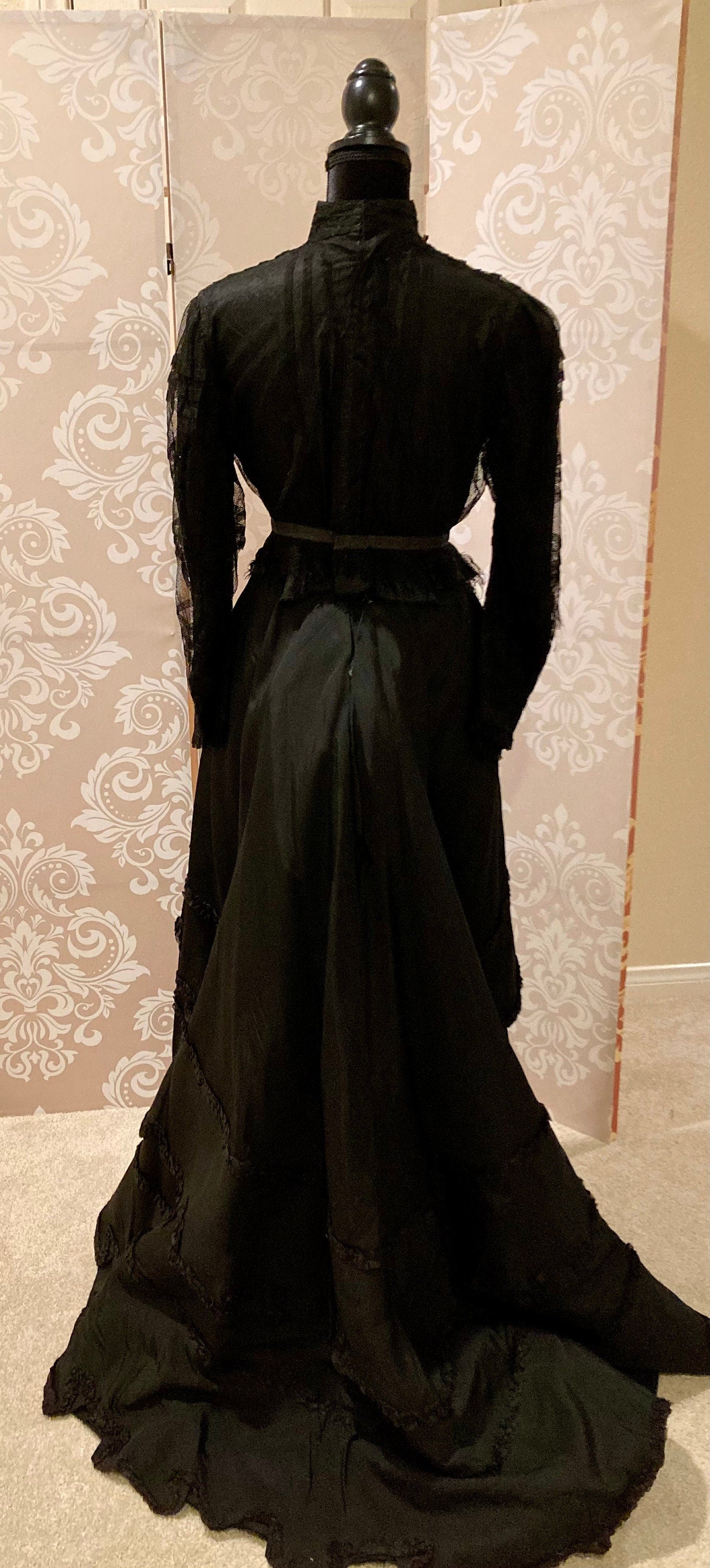 Spectacular antique Victorian mourning dress