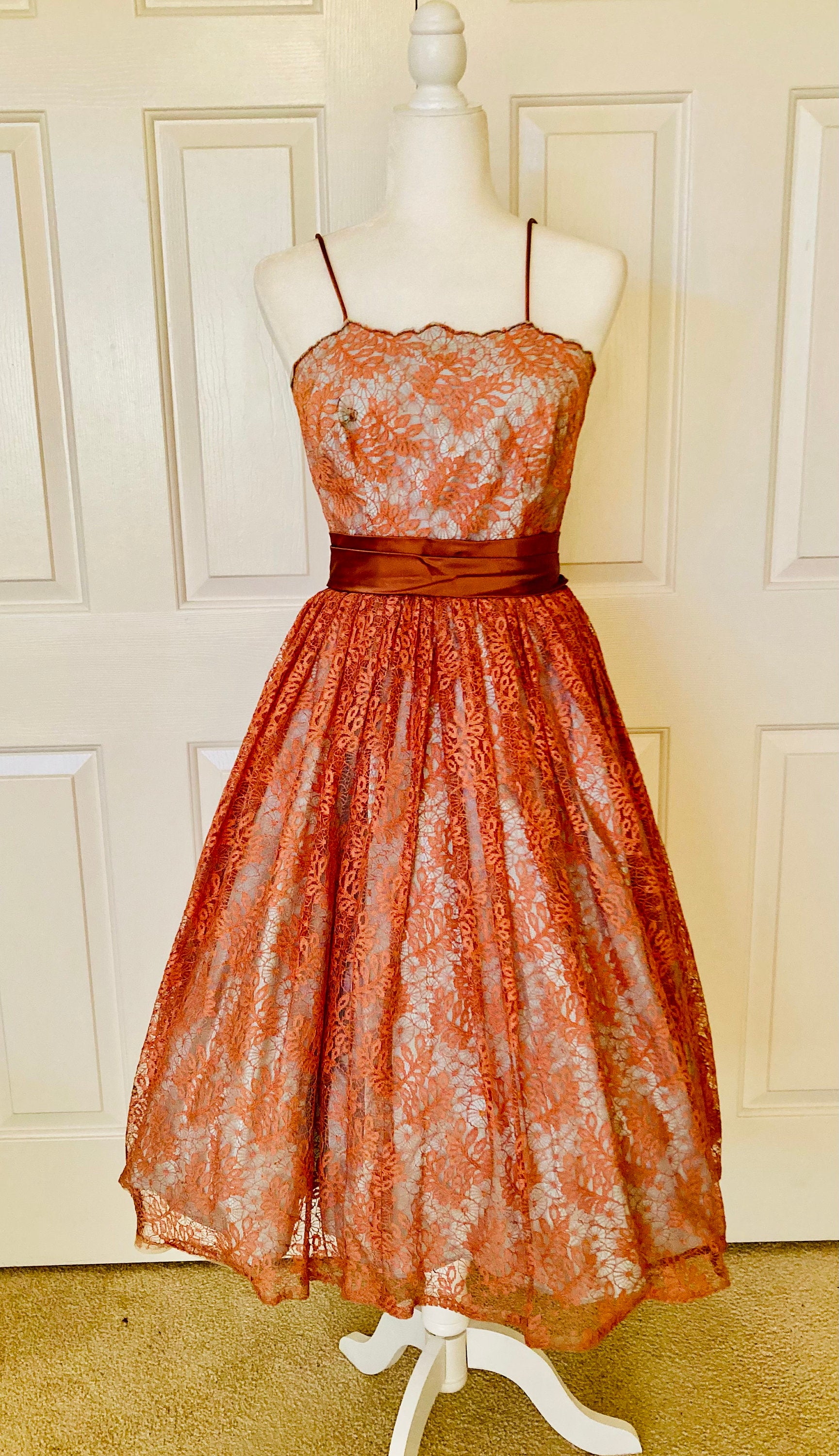 Flirty 50s Vintage Apricot circle dress